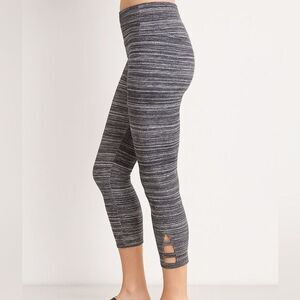 Xersion‎ Gray Striped Capri Leggings with Cutout Details Size M